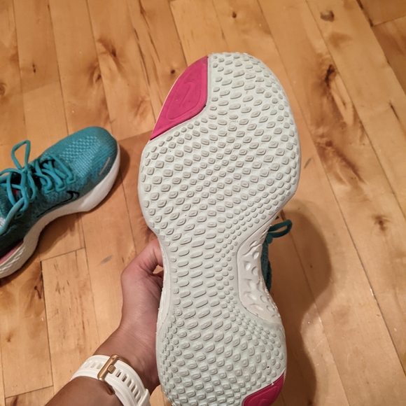 NEW Nike zoom invincible - Picture 4 of 4